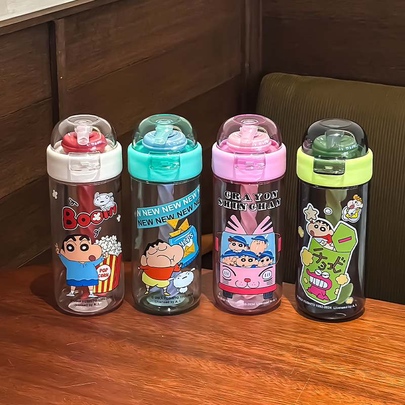 Crayon Shin-chan tritan taza de agua para niñas 2025 nueva taza mezcladora de verano para estudiantes que van a la escuela taza especial para evitar caídas