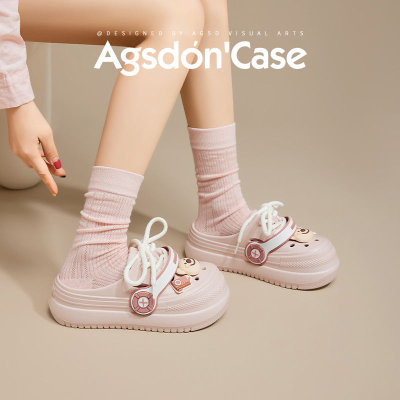 Zapatos de agujero de fondo grueso para mujeres 2025 nuevo verano lindo lindo y divertido para usar zapatillas deportivas en interiores y exteriores