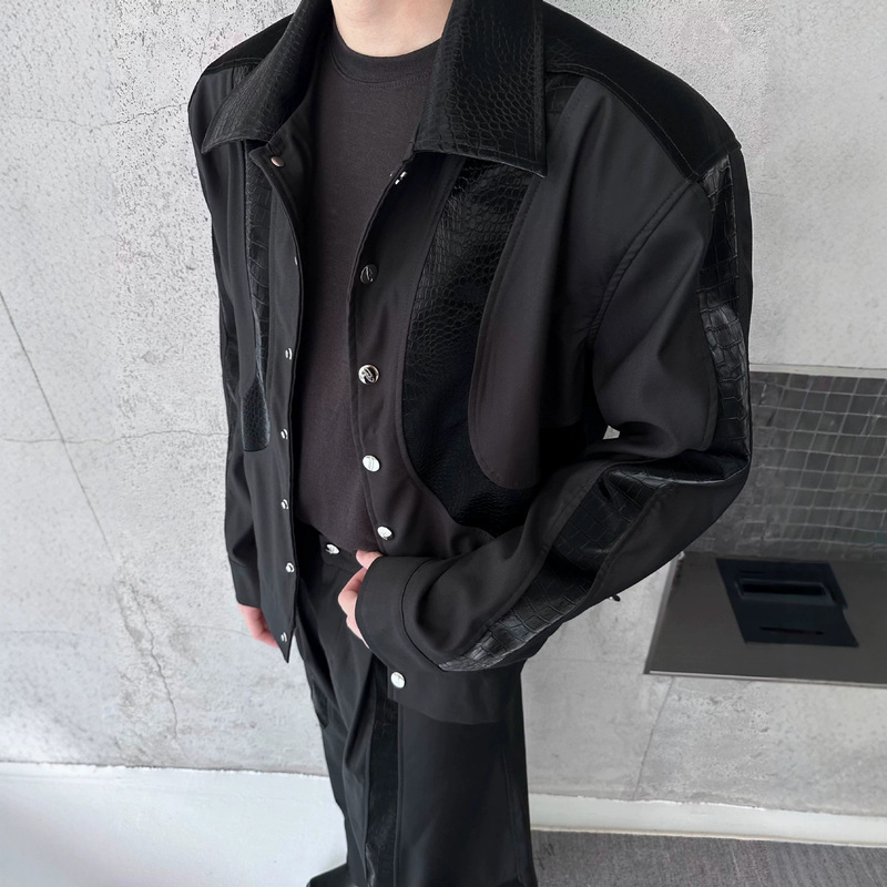 Leather patchwork jacket with a vintage, old-money style, designed for a sophisticated and stylish look, perfect for spring and autumn, cleanfit design with a lapel collar Leather patchwork jacket with a vintage, old-money style, designed for a sophisticated and stylish look, perfect for spring and autumn, cleanfit design with a lapel collar