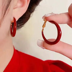ヨーロッパとアメリカのクロスボーダーシェーンの新しい赤いオイルドロップイヤリング女性用ニッチライト高級ハイエンドレトロイヤリング女性用