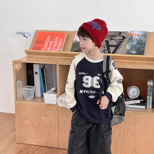 艾摩贝贝儿童酷帅拼色圆领上衣男女童2025秋运动风字母插肩卫衣潮