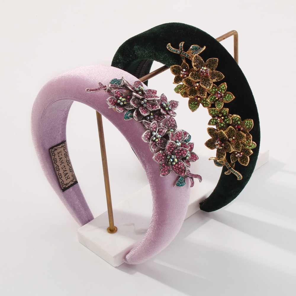 Baroque Fashion New Style Sponge Velvet Diamond-studded Headband display picture 13