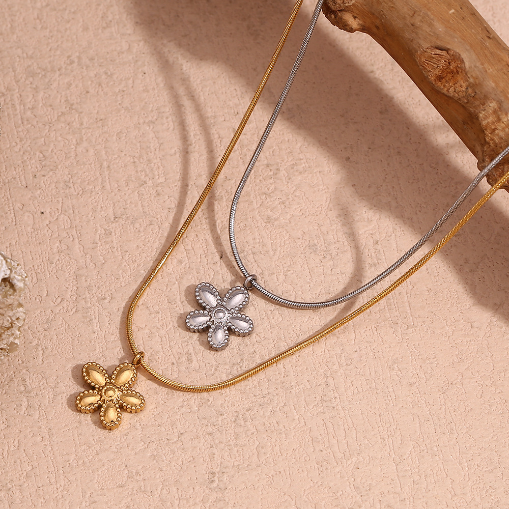 Flower Pendant Necklace