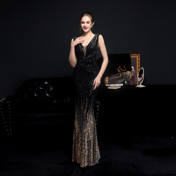 Elegant long evening dress sleevless