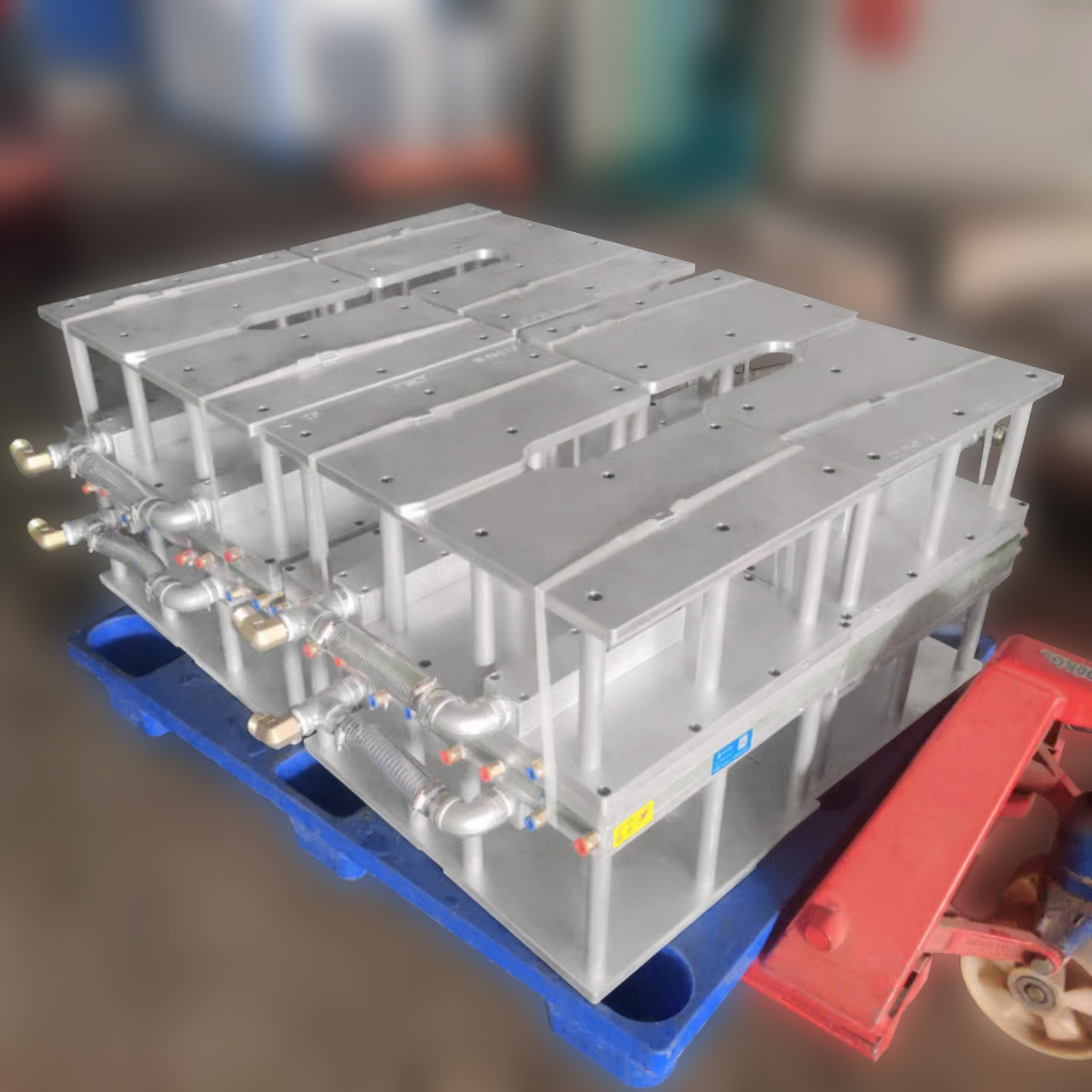 东莞厂家大量供应正负压吸塑成型模一次性餐盒电子托盘吸塑铝模具