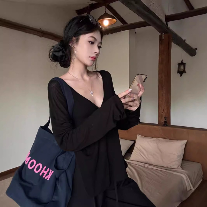 Pure Desire Thin Micro-transparent V-neck Long-sleeved T-shirt Women's Summer Loose Sunscreen Blouse Elegant Casual Base Shirt Top