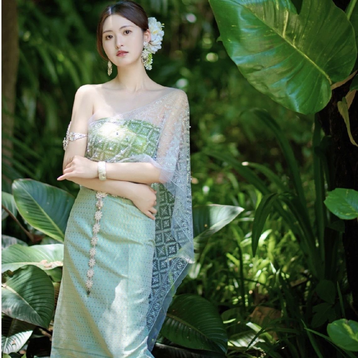 35가지 스타일의 스커트 + 튜브탑 + 숄 + 플루메리아 머리핀