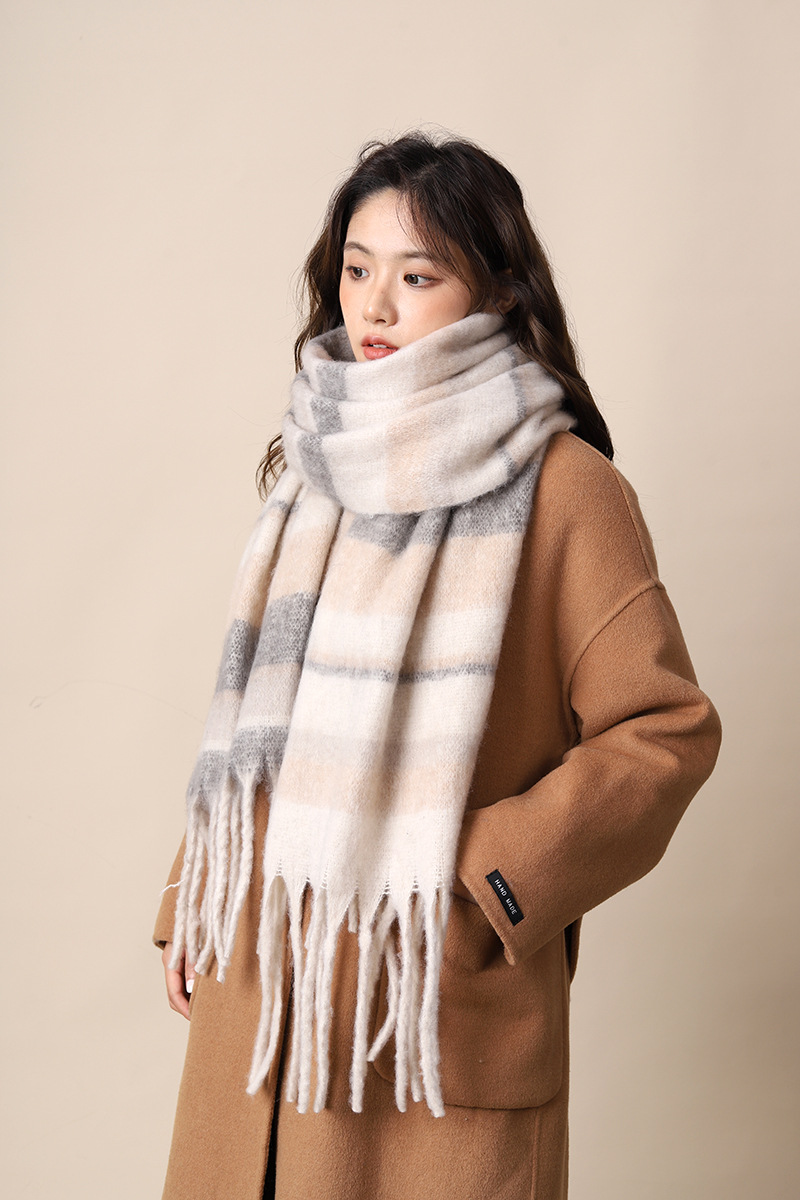 Écharpe en peluche mohair épaisse polyvalente pour femme Melad premium atmosphere en hiver 2024 nouvelle version coréenne pour l'automne_voghion.com