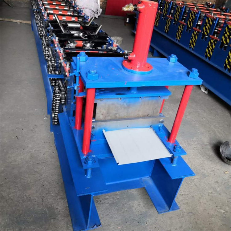 La primera mina suministra la columna de hormigón pretensado que forma la máquina recinto columna que forma la máquina modelo función completa