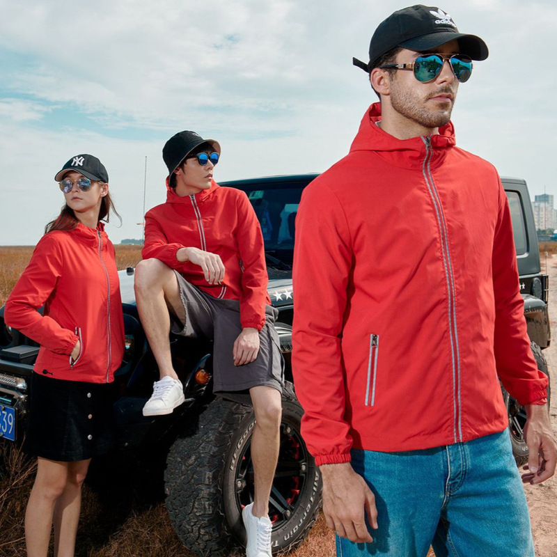 Thin Reflective Hooded Jacket for Men and Women with Printed Embroidered Logo Outdoor Waterproof Windbreaker Workwear Jacket Customization