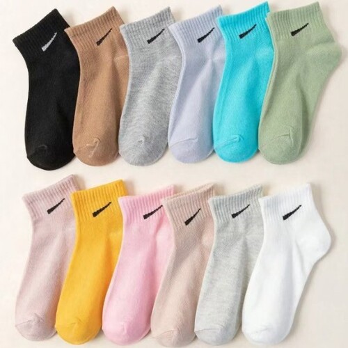 Zhuji Datang manufacturers wholesale cross-border Temu colored boat socks medium tube socks European and American trend men's socks in stock