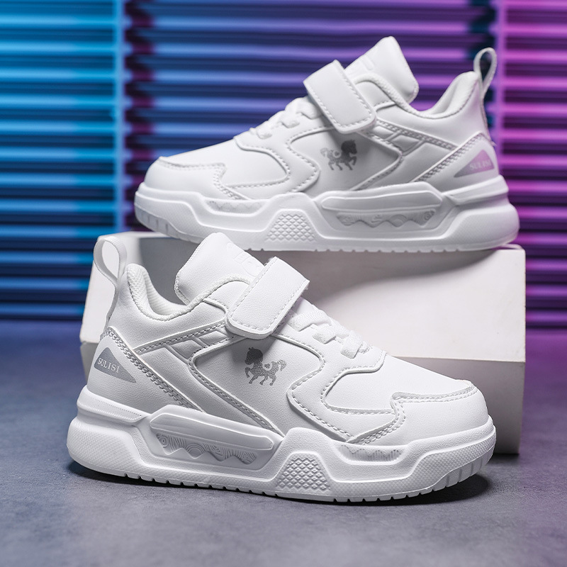 Zapatos de skate para niños 2025 primavera nuevos zapatos de escuela primaria para niños zapatos casuales antideslizantes con suela suave zapatos blancos para niñas