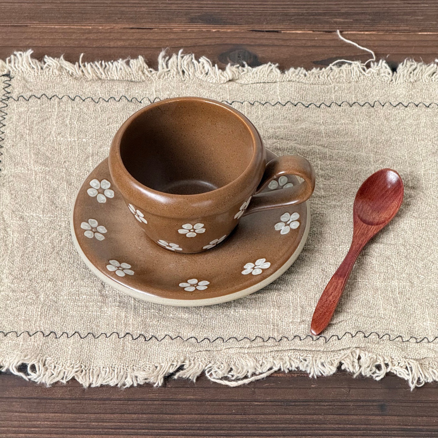 Exquisite retro caramel-colored polka dot floral ceramic coffee cup and saucer set, a stylish gift for couples