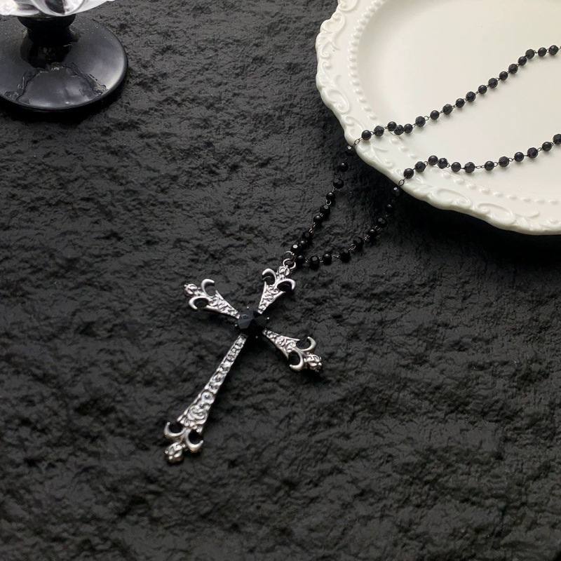 Collier croix gothique vintage pour femme, long collier à strass, style chic et tendance._voghion.com