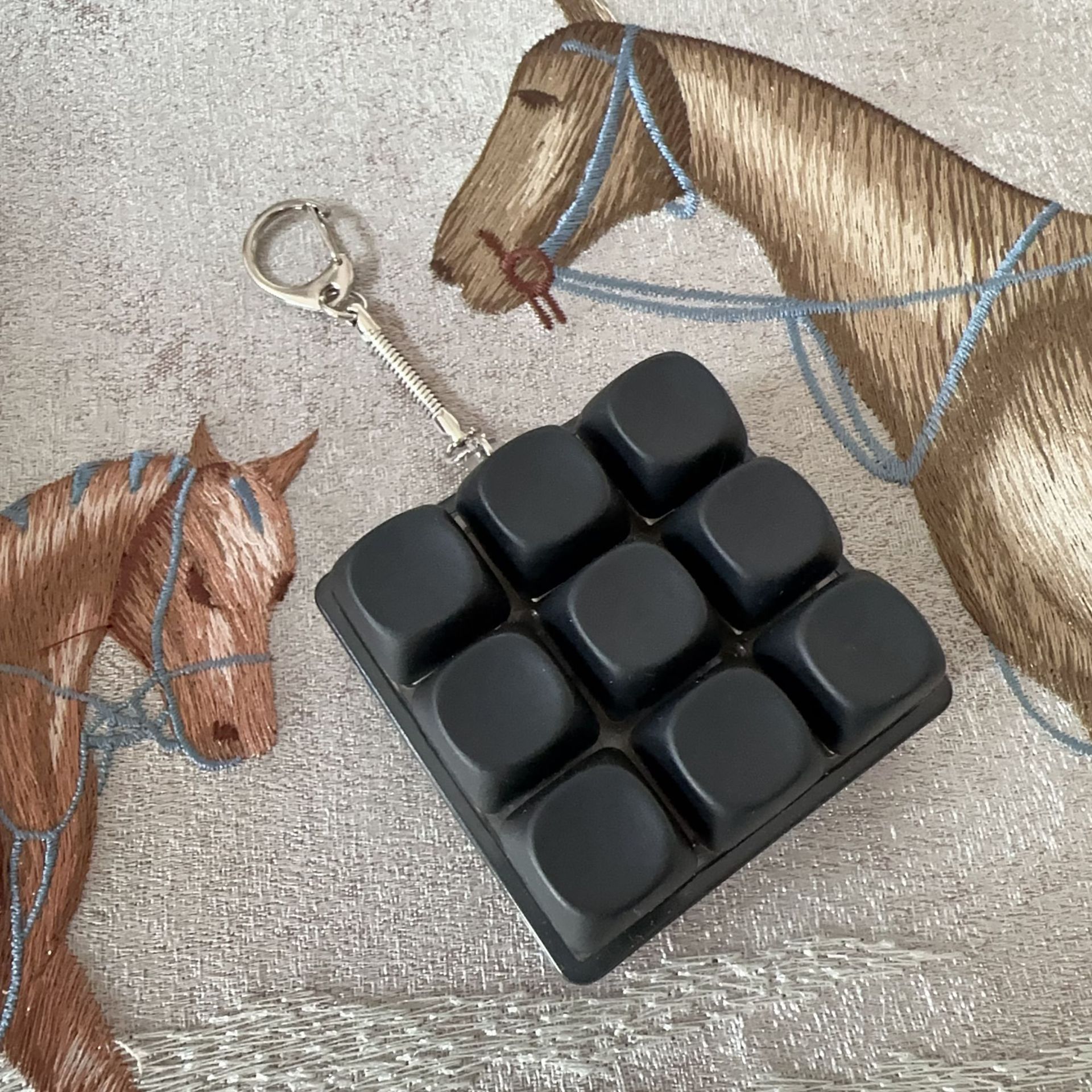 Cross-border Round Cap Decompression Button 9-key Switch Tester Keyboard Cat Keychain Finger Squeeze Stress-relief Toy_voghion.com