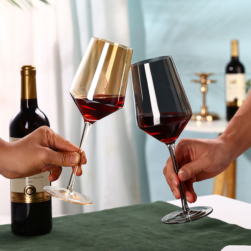 Tazas de vidrio de cristal chapeadas negras de alto pie tazas de vino gris de humo tazas de vino europeas tazas de champán de banquete occidental