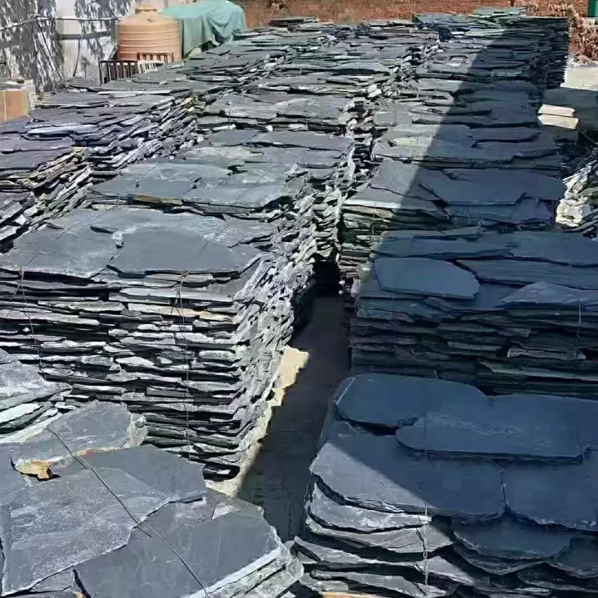 厂家批发青石板片石碎拼不规则青石板碎拼石材仿古乱形片石护坡石