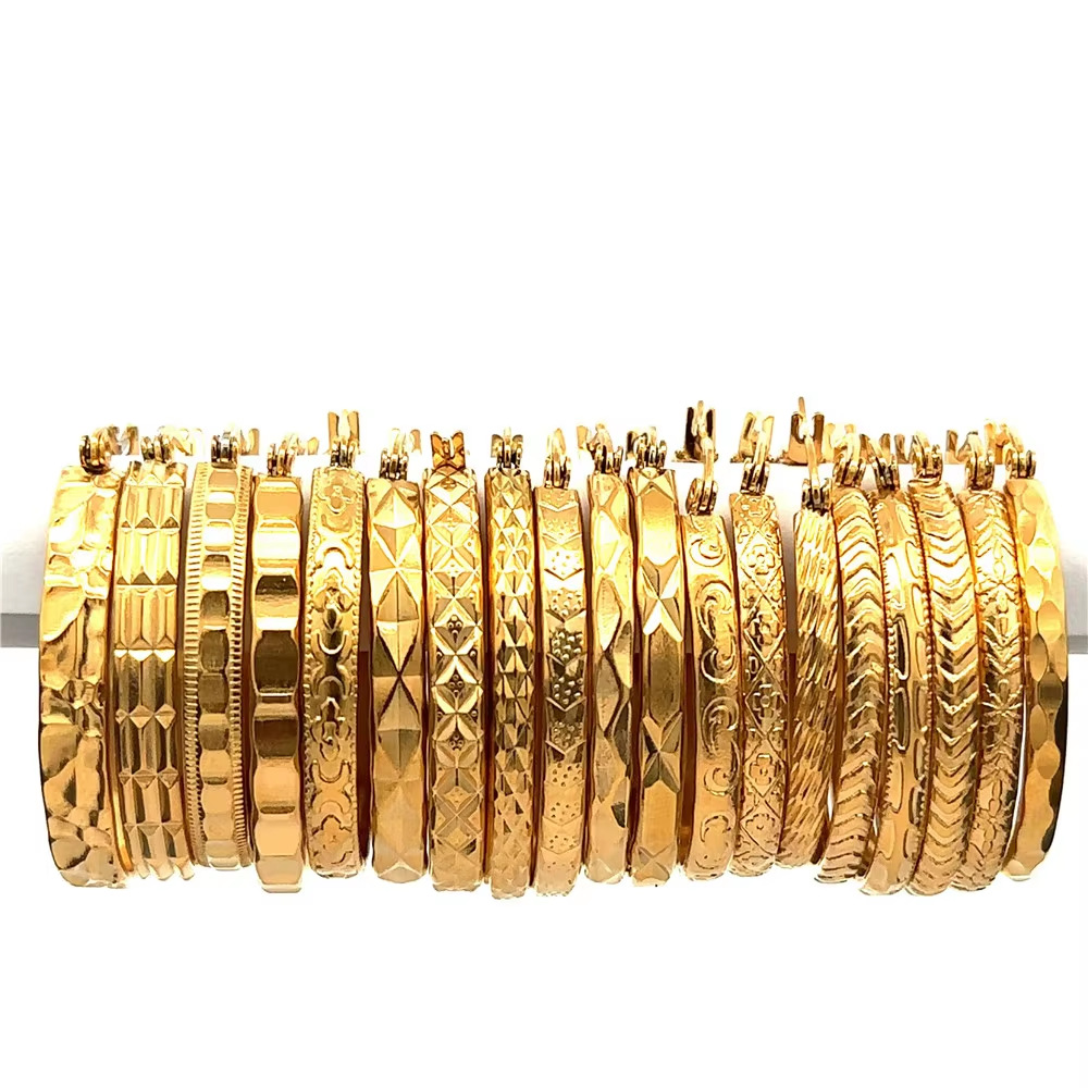 European and American Ins Popular Titanium Steel Hoop Earrings Plated with 18K Gold Stainless Steel Coil Earrings Manufacturer Wholesale Shipped Randomly