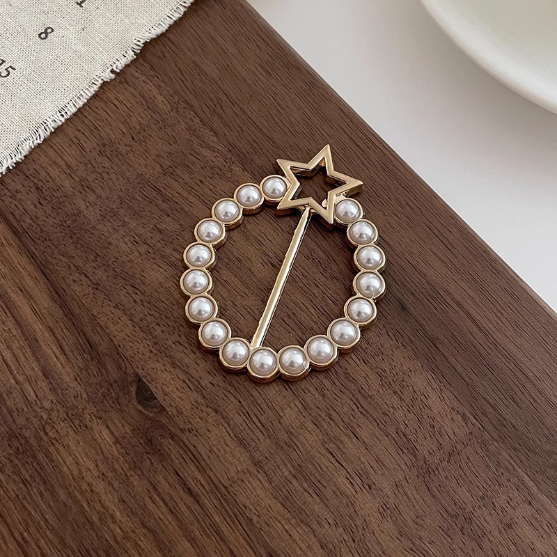 Hebilla anudada en las esquinas de la ropa mujer 2025 nuevo hebilla de toalla de seda botón de perlas de alta gama hebilla de hebilla de ropa de alta gama
