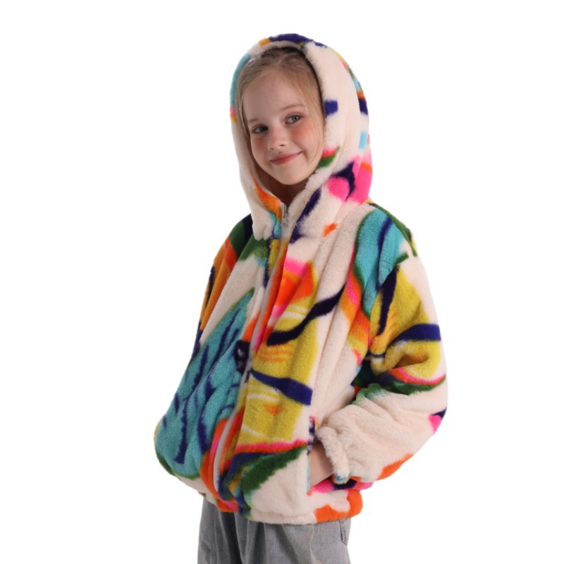 모조 토끼 머리의 여러 가지 빛깔의 잎