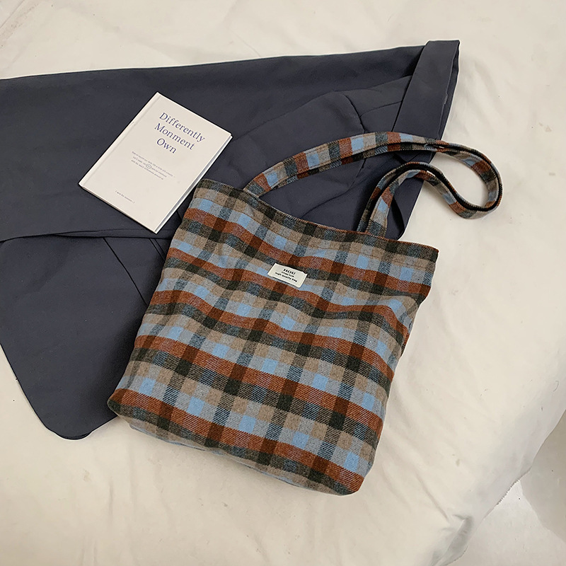 Bolsa de hombro de gran capacidad de invierno para mujeres 2024 nuevo bolso de lana cuadrado retro bolso de viaje de estudiantes universitarios