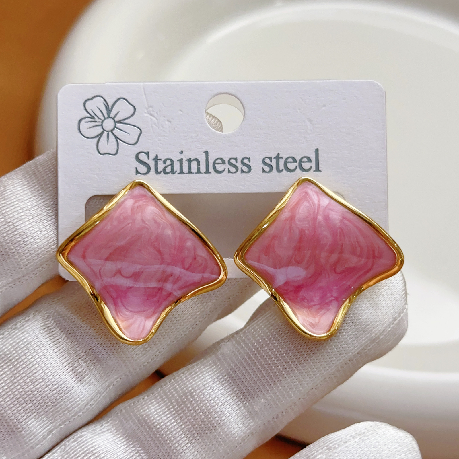 Venta caliente transfronteriza Pendientes cuadrados irregulares simples y de moda de acero inoxidable Pendientes de temperamento de diseño de nicho