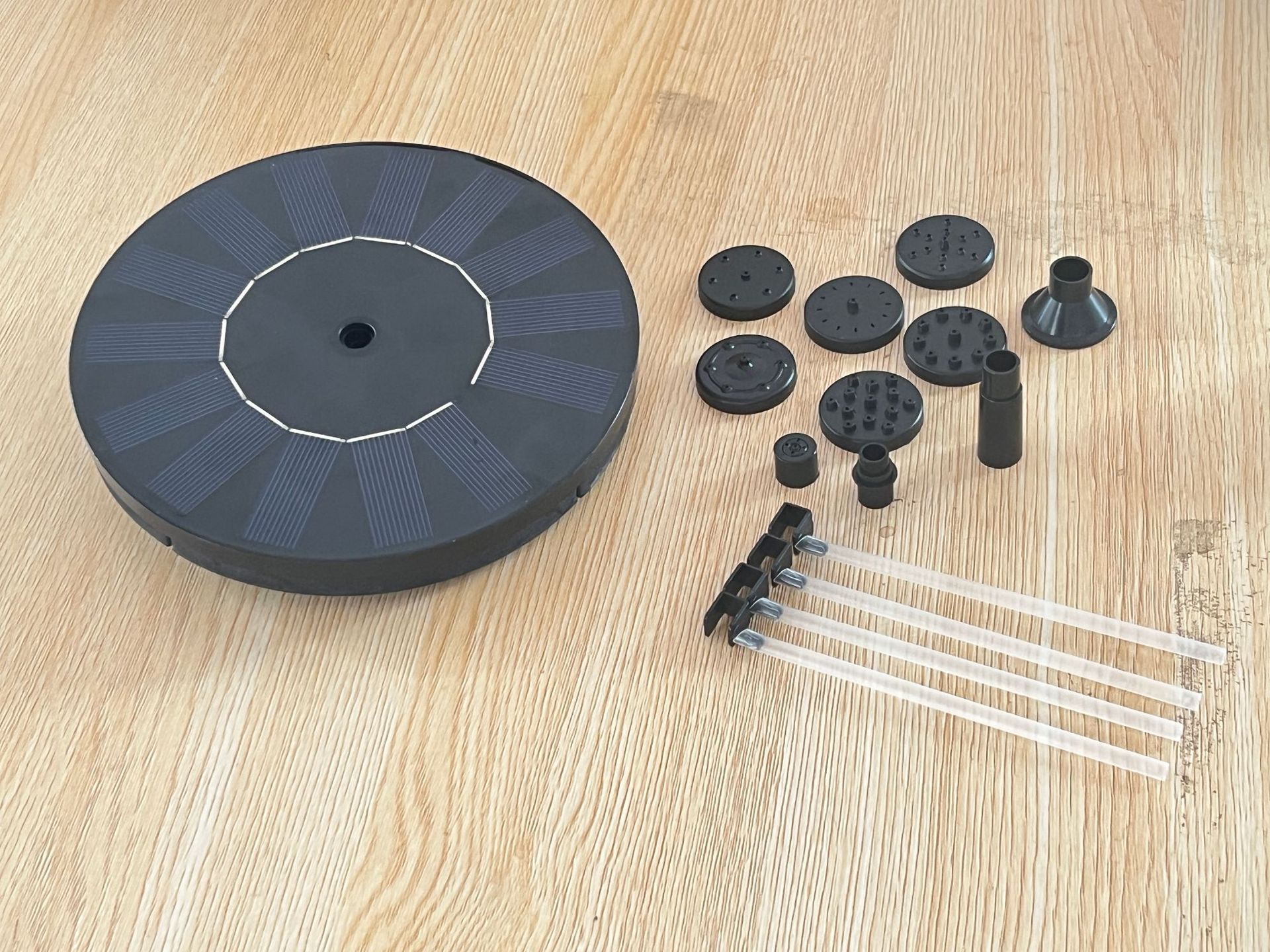 4 개의 지지대가 있는 16cm 폴리크롬