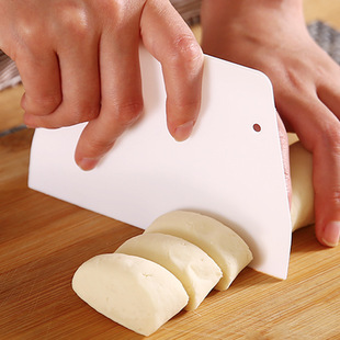 Plastic scraper knife household baking tools cream spatula trapezoidal plastic scraper dough cutter factory wholesale