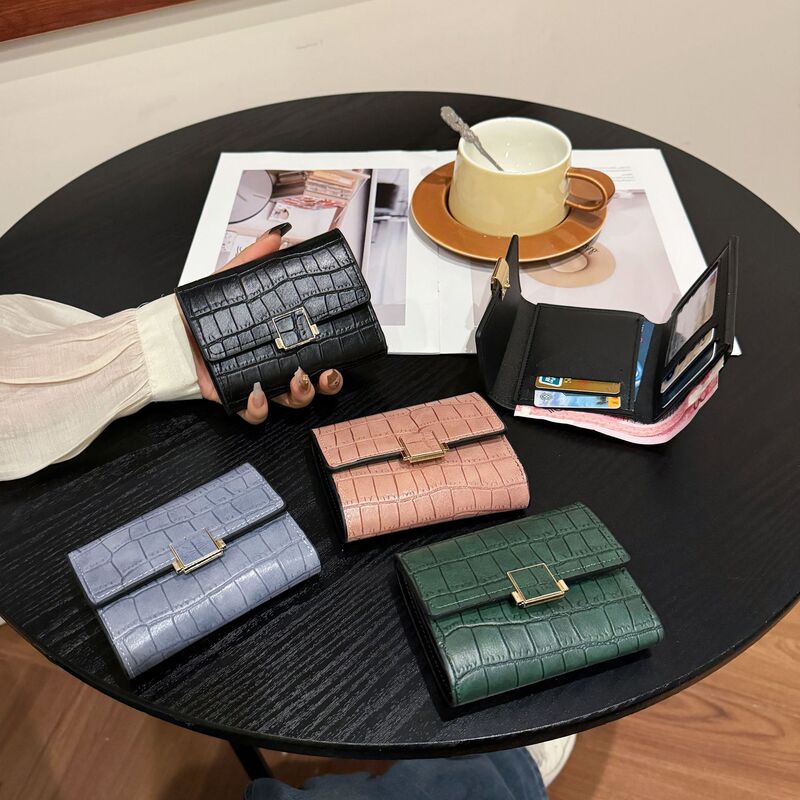 Wallet Women's Short 2025 New European and American Crocodile Pattern Fashion Student Multi-Card Folding Snaps Card Bag Coin Clip