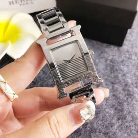 直播热销H壳形合金带女表方盘复古女士轻奢手表厂家直供石英表女