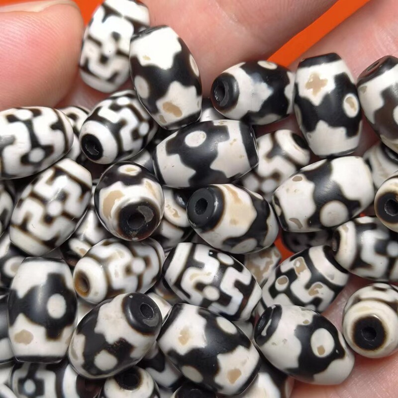 Tangcheng three eyes five blessings door agate beads black and white clear pattern clear small rice beads loose beads wholesale collectibles