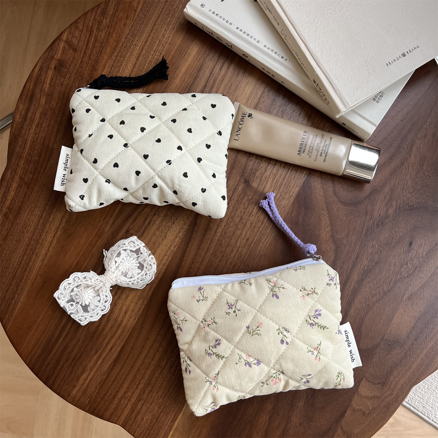 30g Weight Canvas Lining Material Zipper Closure Type / Strap Type Cosmetic Bag Bags Type Holiday, Daily Occasion Corduroy Material Heart Shape, Flower Pattern All Seasons Season Women's Gender Classic Style Style Square Shape Classic Style Heart Shape Flower Corduroy Square Makeup Bags 2