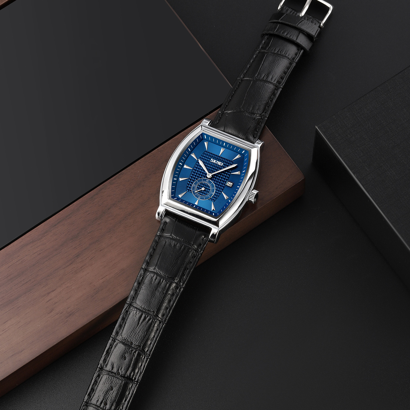 Barril de vino cuadrado hombre reloj correa impermeable calendario relojes de cuarzo regalos personalizados mayoristas de comercio exterior