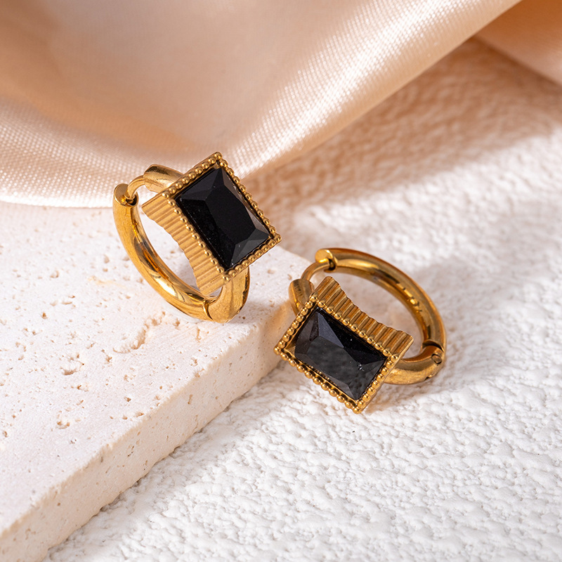 Black square zirconium earrings 1362