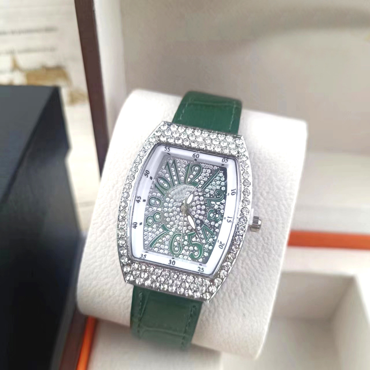 Oval Dial Shape Simple Style Solid Color Buckle Quartz Watch Women's Watches