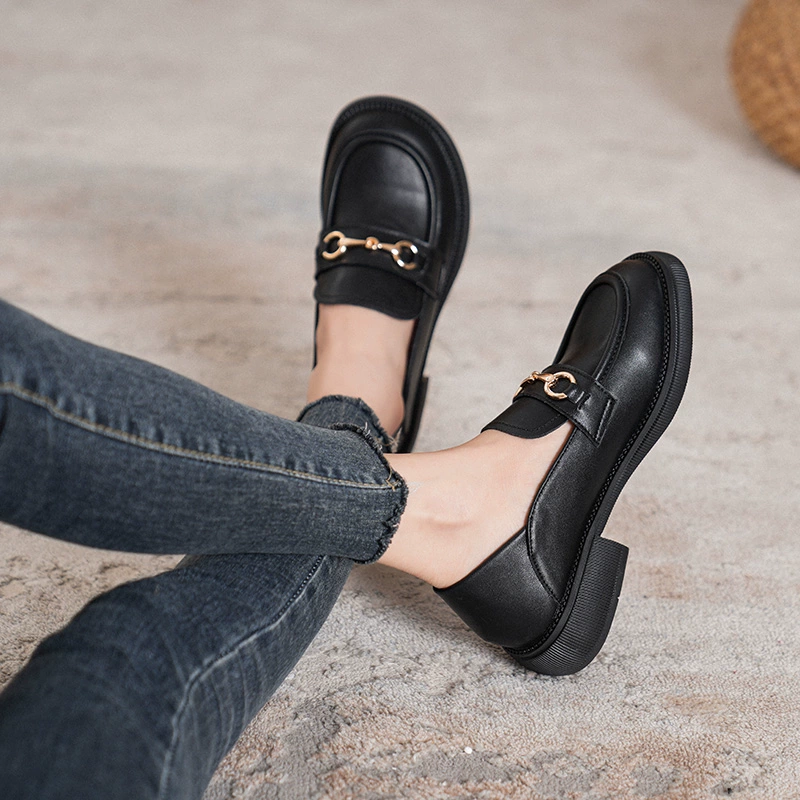 Маленькие черные кожаные туфли женские британские 2023 весенние и осенние новые плоские туфли