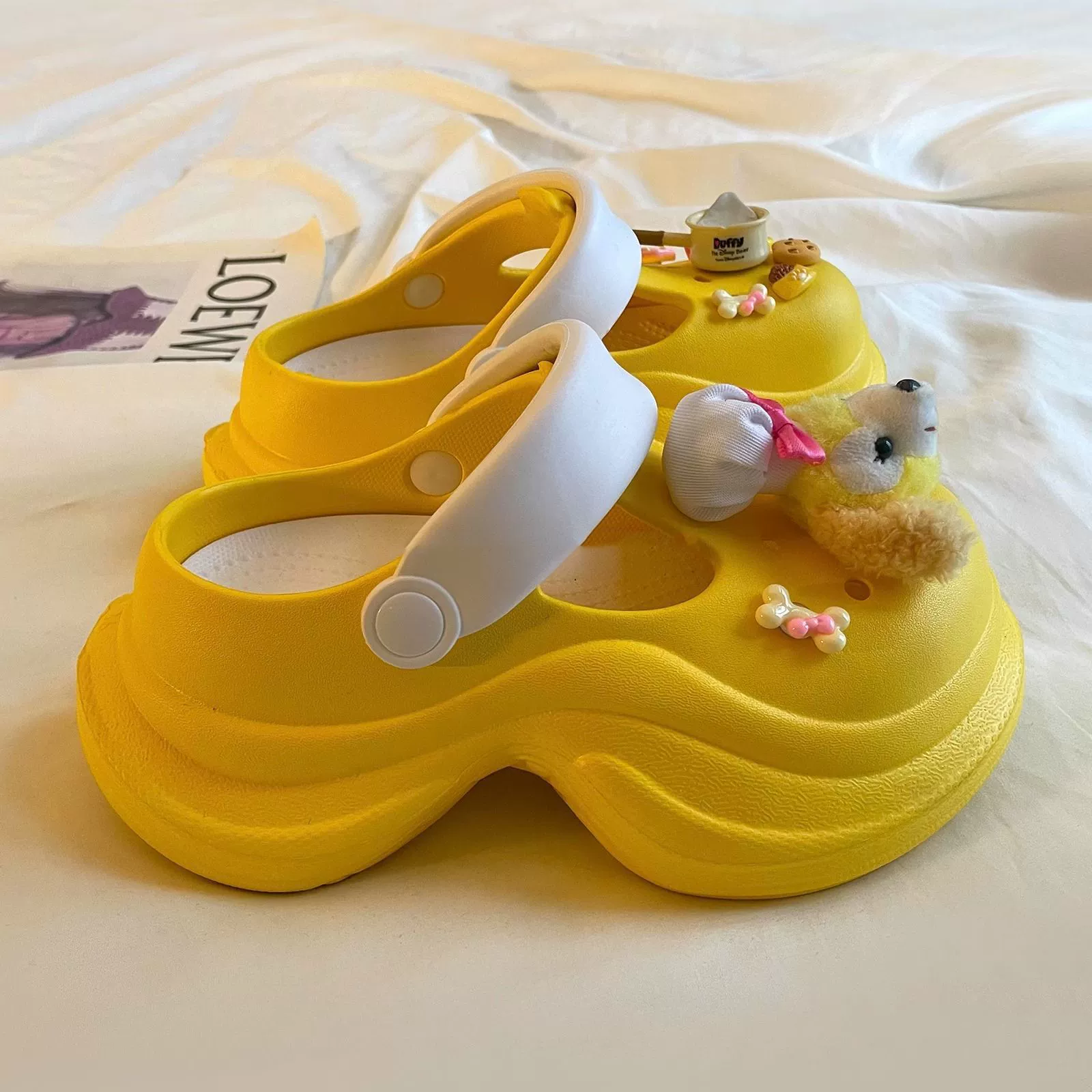 Симпатичные модные мультипликационные кексы с толстой подошной дырочкой обувь женщины 2025 года