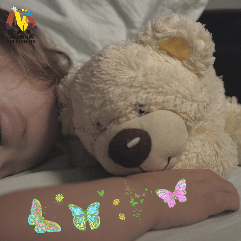 Venta caliente en el extranjero sudor impermeable luminoso dibujos animados lindo mariposa tatuaje pegatinas de larga duración protección ambiental luminosa tatuaje de los niños