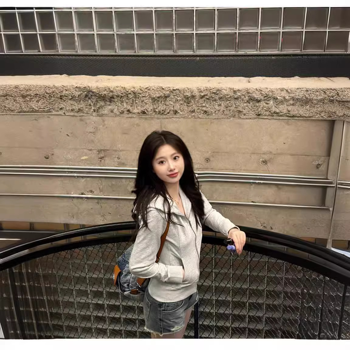 LULU fend スリムフィットスウェットシャツ レディース カジュアル ラフ フード付き ヨガジャケット 春用 裏起毛 保温トップス scuba