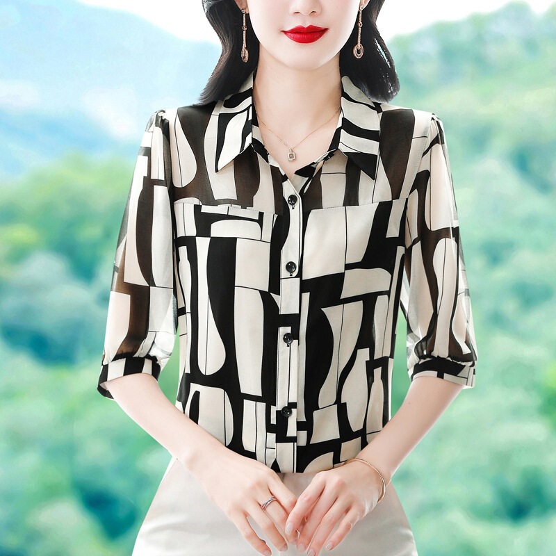 Silk Summer Blouse for Middle-Aged Moms, High-Quality Fashionable Printed Shirt, Age-Reducing and Slimming French-Style Niche Mid-Sleeve Shirt