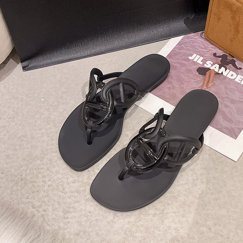 新款猪鼻子人字拖鞋女夏欧美网红平底休闲H家链条凉拖slipper