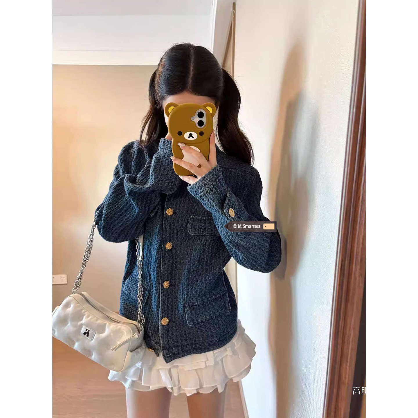 Retro blue textured denim Chanel-style jacket for women, loose fit, unique design, stand collar jacket for spring and autumn.