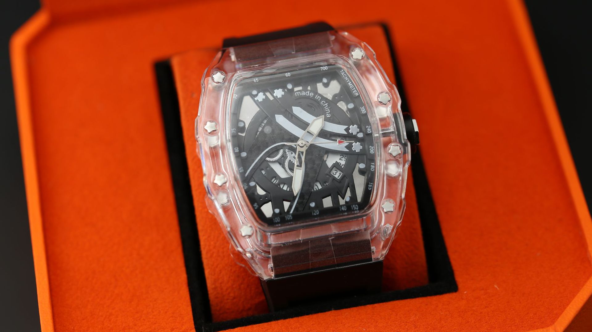 Orologio uomo quarzo luminoso design a botte trasparente_voghion.com