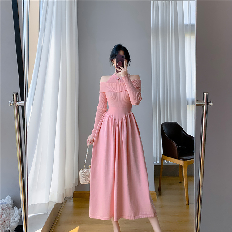 Collection automne/hiver 2024 : Cheongsam deux pièces de style chinois revisité, à porter avec un manteau et une robe en maille._voghion.com