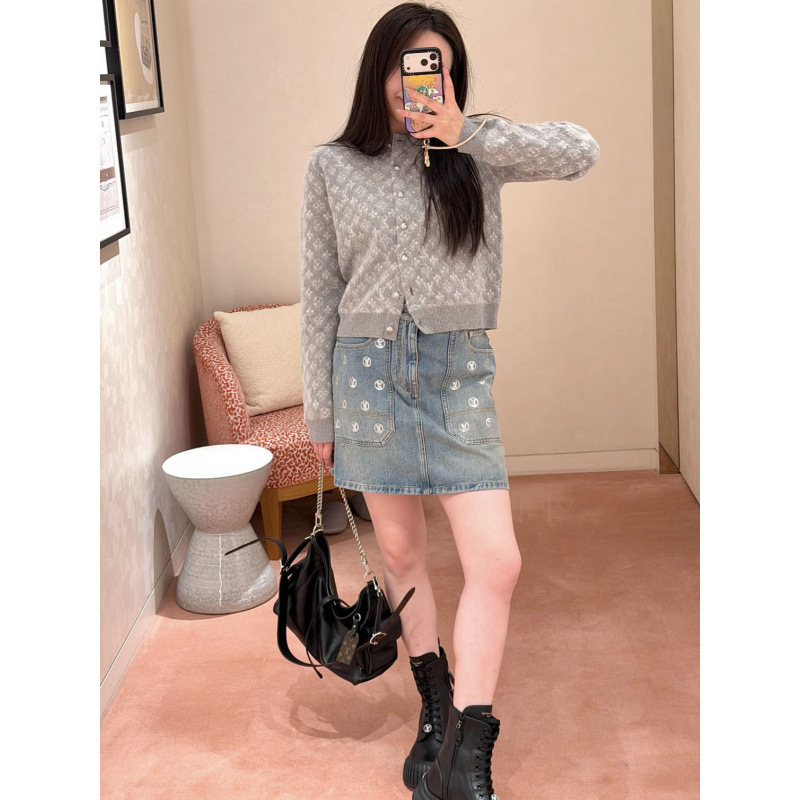 Direct Supply from Nanyou, In-Stock High-End Version 25 Early Autumn New Monogram Jacquard Round-Neck Knitted Cardigan for Women Direct Supply from Nanyou, In-Stock High-End Version 25 Early Autumn New Monogram Jacquard Round-Neck Knitted Cardigan for Women