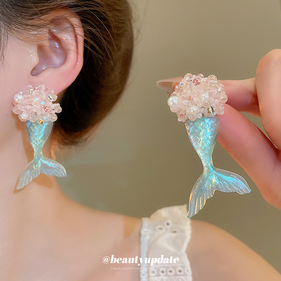 Pendientes de cola de pez racimo de flor de perla de resina de aguja de plata conjunto de horquillas pequeñas y exquisitas de moda joyería de lujo ligero de alta gama