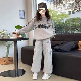 女童春秋卫衣工装裤两件套2026新款中大童韩版时髦宽松运动套装潮