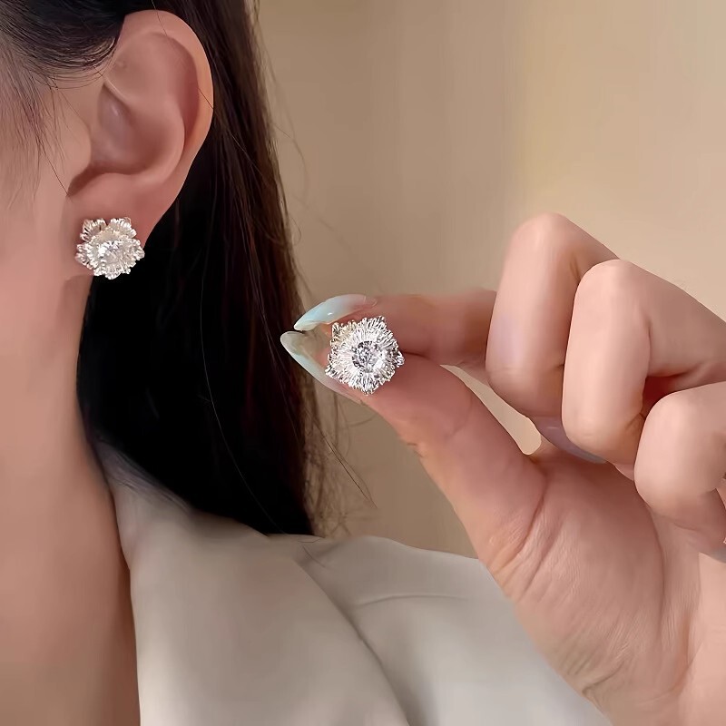 简约复古金属锆石花朵耳环女轻奢小众气质高级感耳钉精致潮流耳饰|undefined