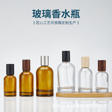 ��ˮ���bƿ���м����F���yˮ��Q�߶�ľ�y�w��ɫ�A������������ƿ