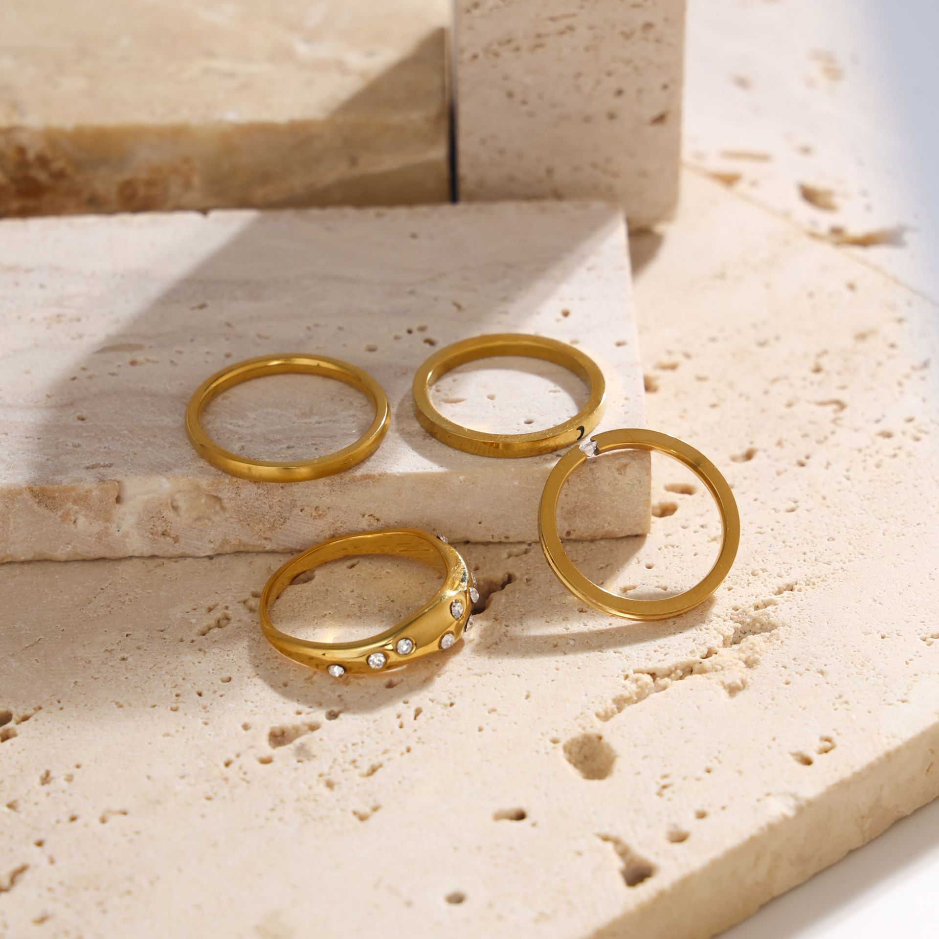Anillo de acero inoxidable europeo y americano Tena Anillo de anillo de moda simple y de alto nivel Acero de titanio Joyas de mano transfronterizas que no se desvanece
